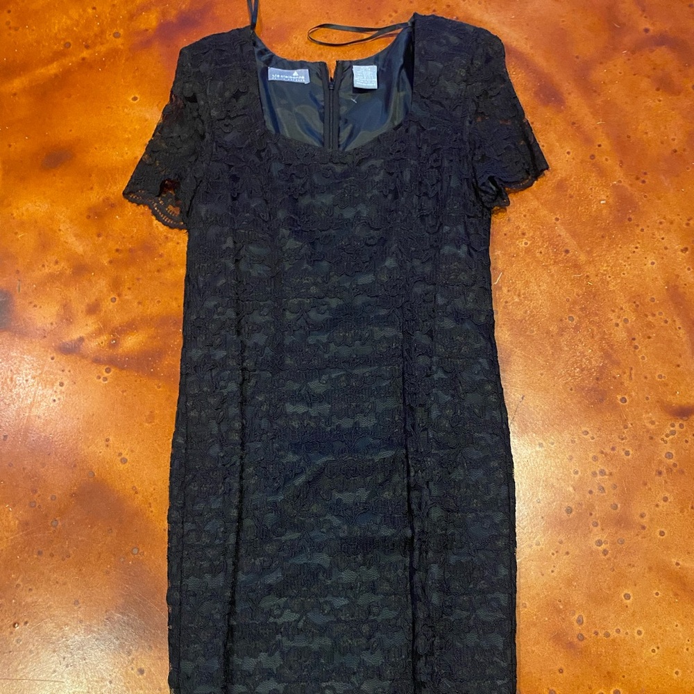 Liz Claiborne Women's Petite Black Lace Sheath Dress split back Sleeve Sz 14